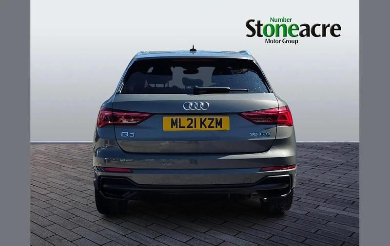Usado Audi Q3 S-Line 150 HP (110 kW) 2021 Cinzento SUV