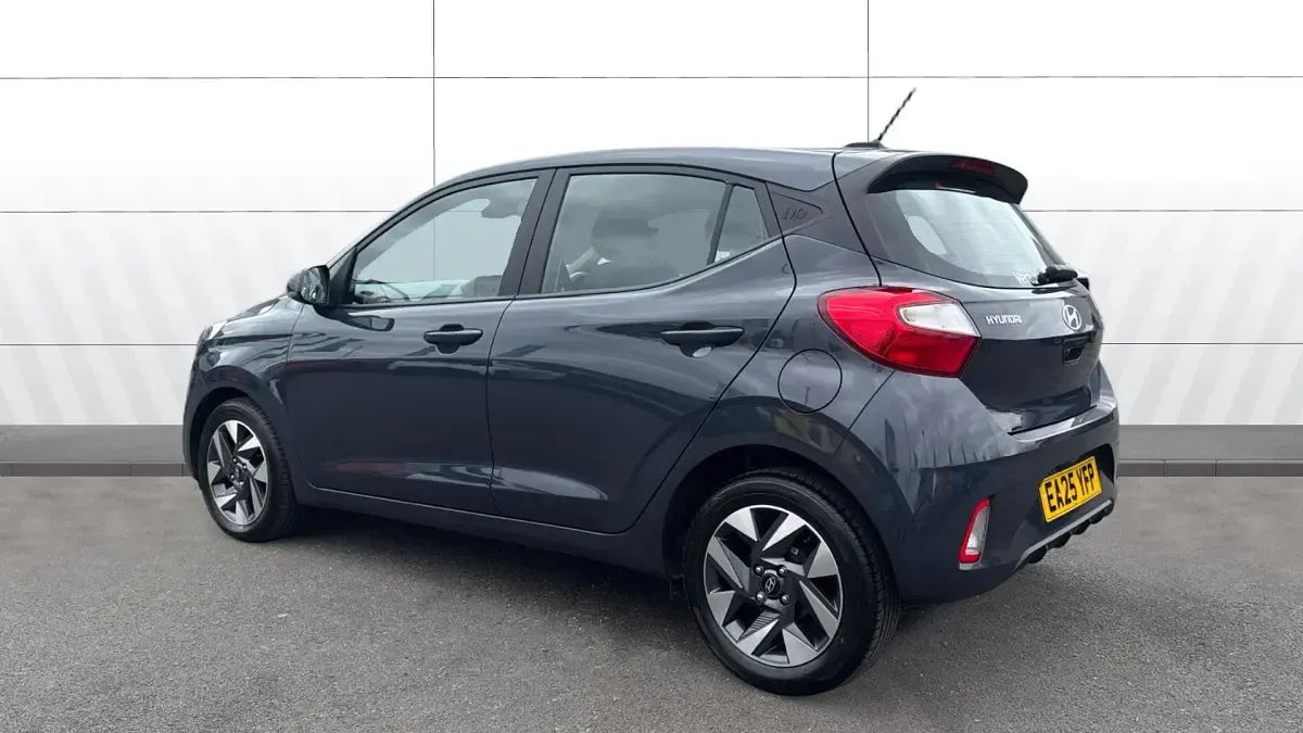 Used Hyundai i10 Advanced 63 HP (46 kW) 2025 Grey Hatchback
