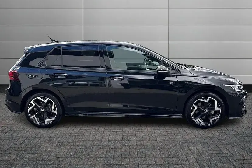 Used VW Golf VIII R-line 150 HP (110 kW) 2025 Grenadilla black Hatchback