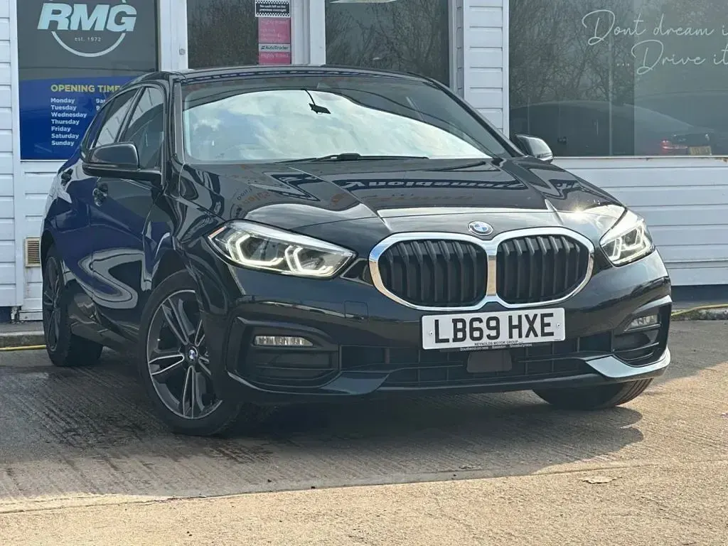 Used BMW 118 Sport Line 150 HP (110 kW) 2019 Black Hatchback
