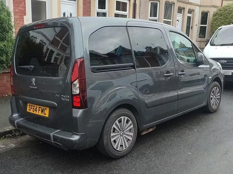 Used Peugeot Partner Tepee S 120 HP (88 kW) 2014 Grey MPV