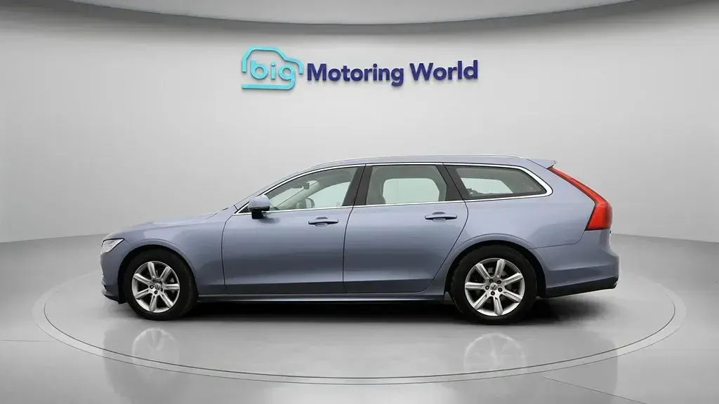 Second-hand Volvo V90 Momentum 190 CP (139 kW) 2019 Albastru Break