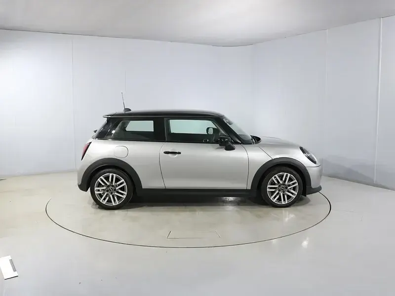 Used Mini Cooper Classic 113 kW (154 HP) 2025 Silver Hatchback