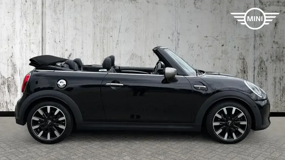 Usado Mini Cooper S Exclusive 176 HP (129 kW) 2022 Preto Citadino