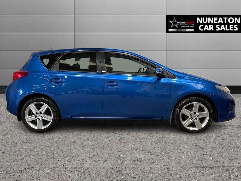 Used Toyota Auris Sport 132 HP (97 kW) 2013 Blue Hatchback