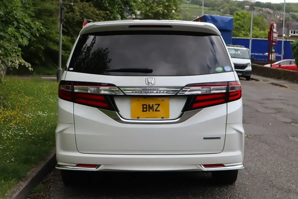 Used Honda Odyssey Hybrid 2016 White MPV