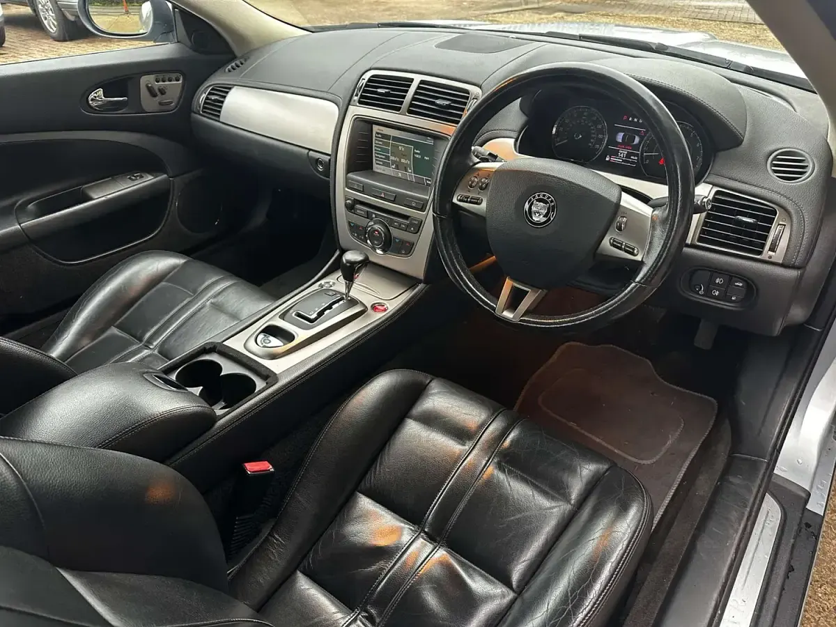 Used Jaguar XK 300 HP (220 kW) 2007 Silver Cabriolet