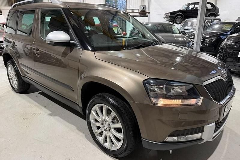 Used Skoda Yeti SE 110 HP (80 kW) 2014 Brown SUV