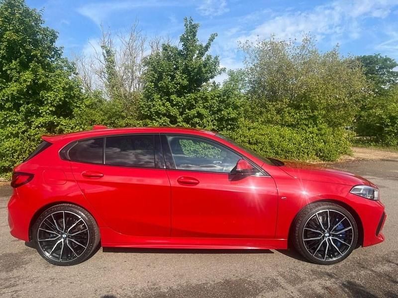 Used BMW 118 M Sport 140 HP (102 kW) 2019 Red Hatchback