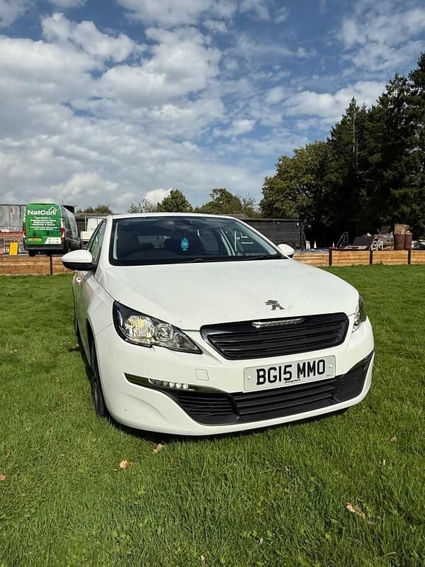 White Used 2015 Peugeot 308 Active Hatchback | £4,695 (Fair price) - Image 1/4