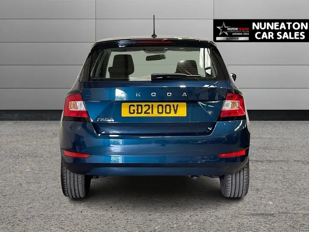 Used Skoda Fabia Colour Edition 95 HP (69 kW) 2021 Blue Hatchback