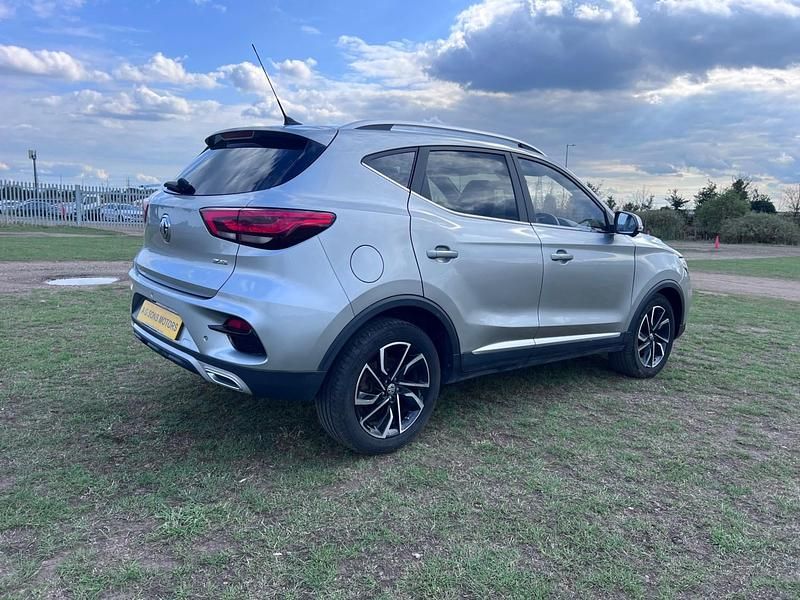Used MG ZS Exclusive 2023 Silver Sedan