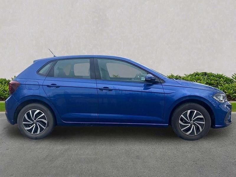 Used VW Polo Life 80 HP (58 kW) 2023 Blue Hatchback