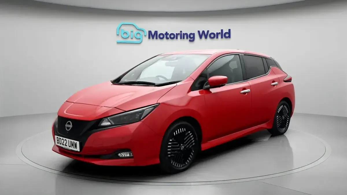 Used Nissan Leaf Tekna 110 kW (150 HP) 2022 Red Hatchback