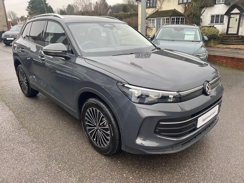 Second-hand VW Tiguan Match 204 CP (150 kW) 2025 Gri SUV