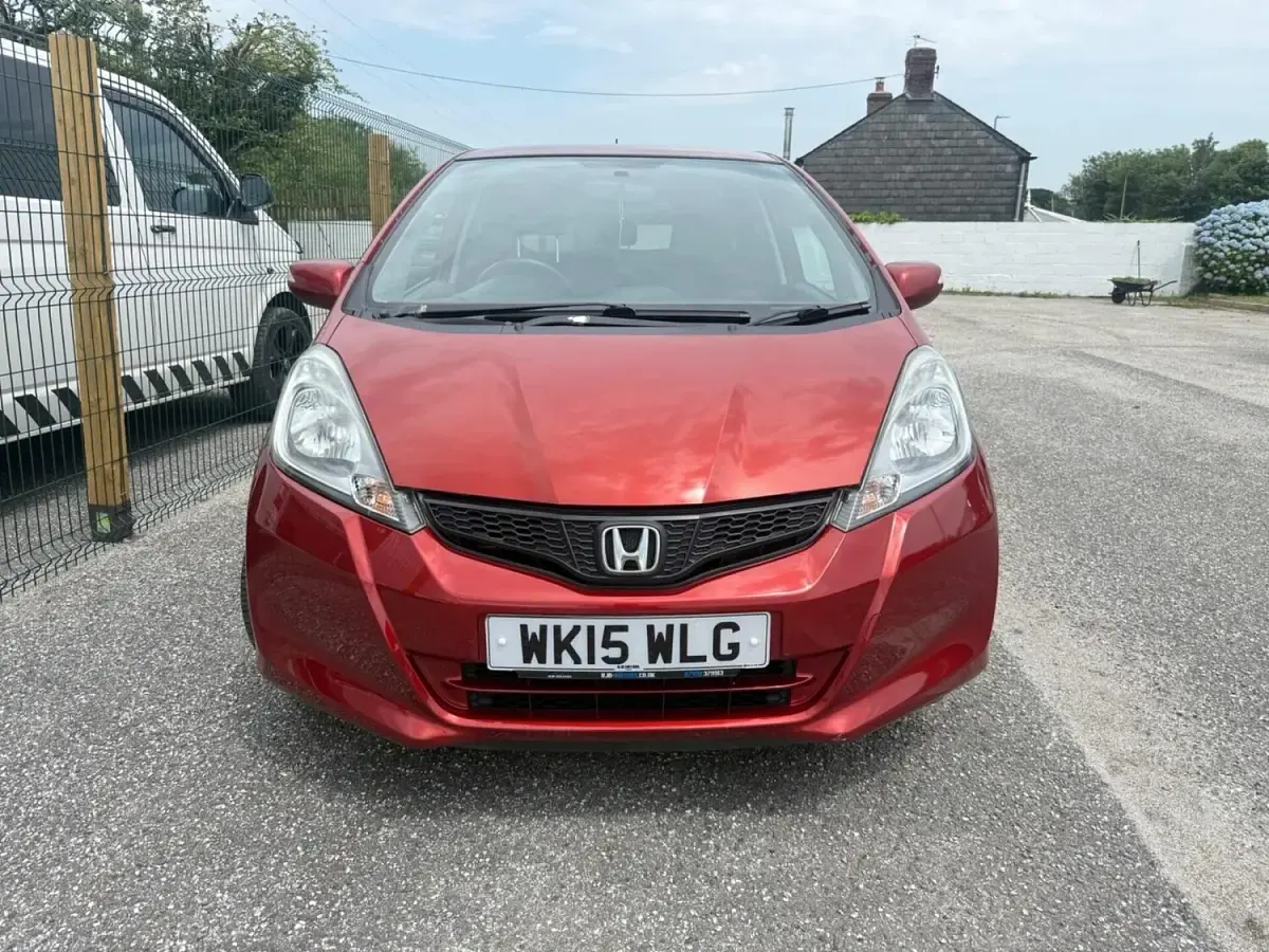 Used Honda Jazz ES 2015 Red Hatchback