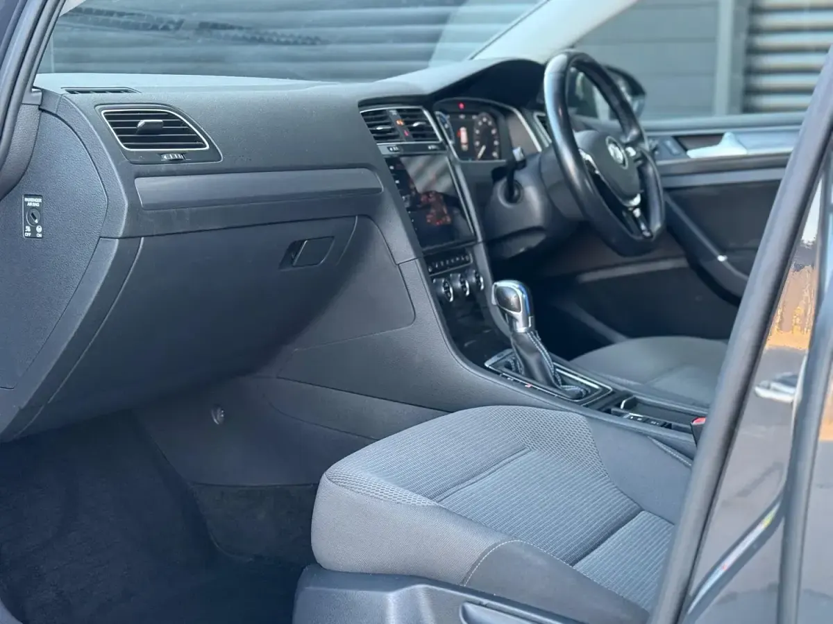 Used VW e-Golf 99 kW (135 HP) 2019 Grey Hatchback