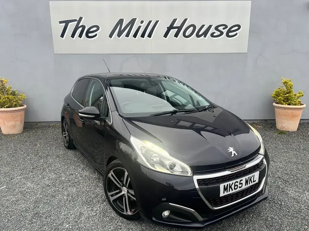 Used Peugeot 208 GT-line 100 HP (73 kW) 2015 Blue Hatchback