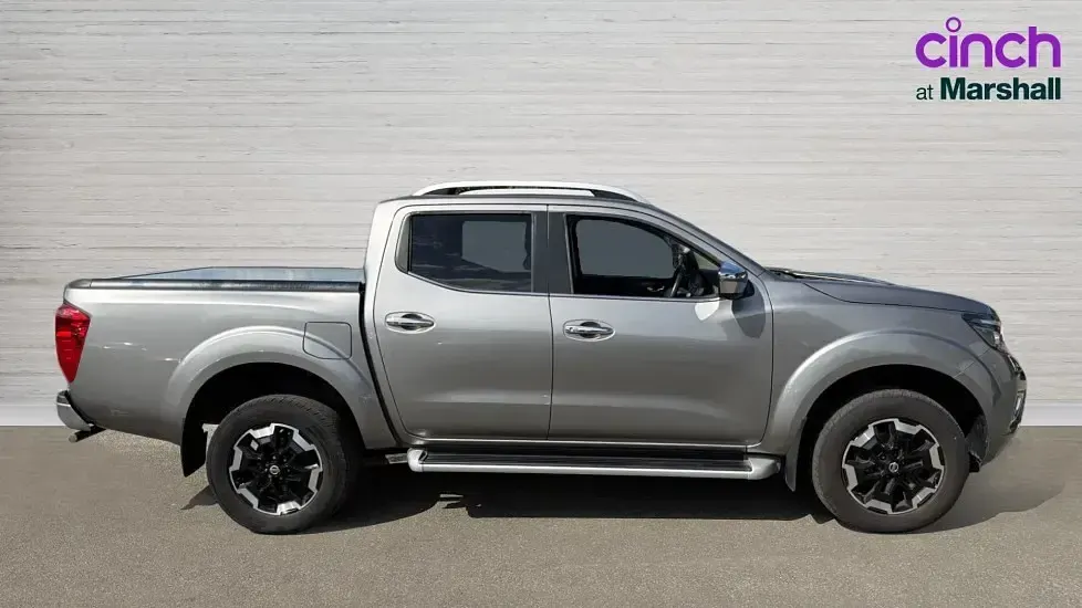 Used Nissan Navara Tekna 86 HP (63 kW) 2020 Grey Pickup