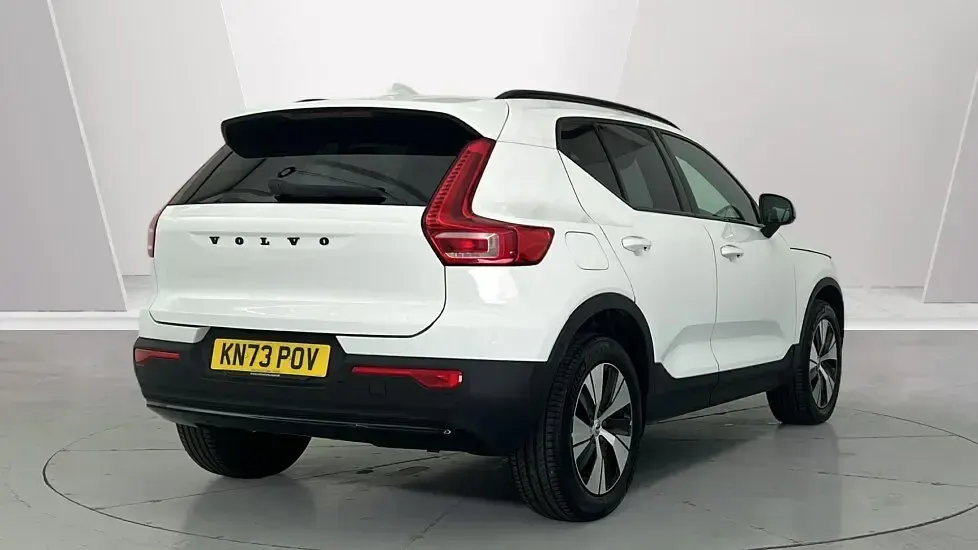 Used Volvo XC40 Plus 208 HP (152 kW) 2023 White SUV