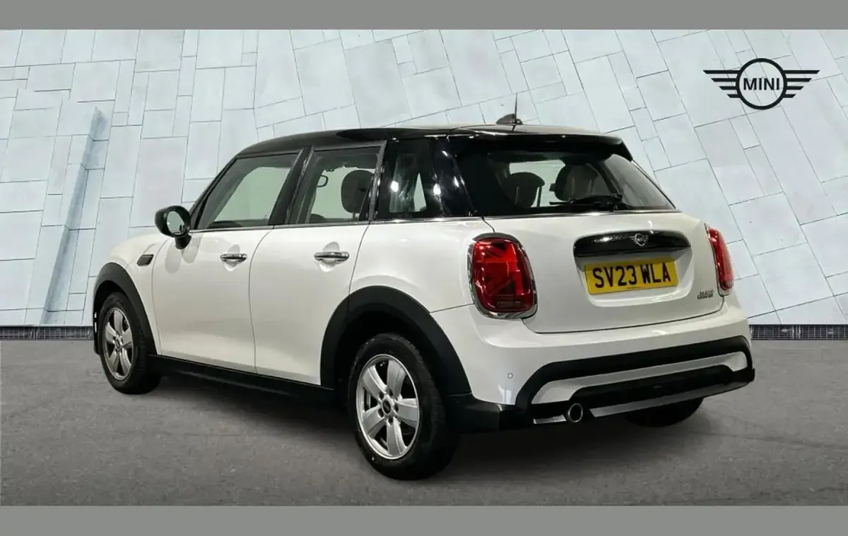 Used Mini Cooper Classic 134 HP (98 kW) 2023 White Hatchback