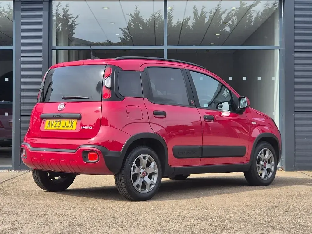 Używany Fiat Panda Red 70 KM (51 kW) 2023 Czerwony Hatchback