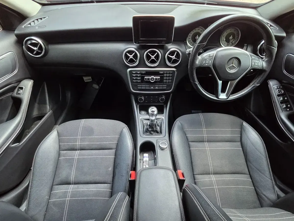 Used Mercedes A180 2013 Red Hatchback