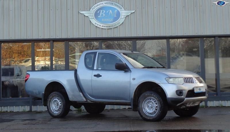Silver Used 2011 Mitsubishi L200 Pickup | £3,500 (Good price) - Image 1/4