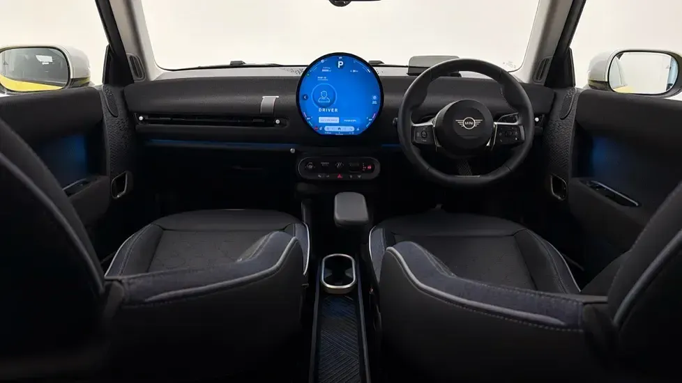 Used Mini Cooper Hatch 133 kW (181 HP) 2024 Yellow Hatchback