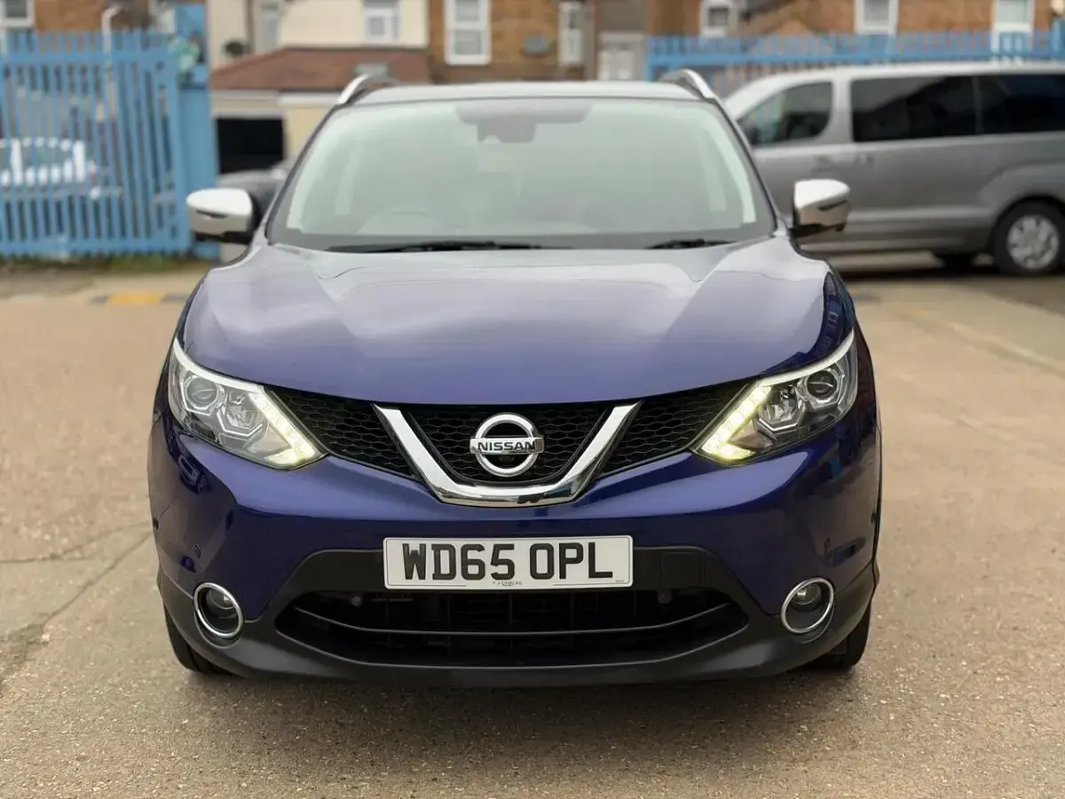 Used Nissan Qashqai Tekna 130 HP (95 kW) 2015 Blue SUV