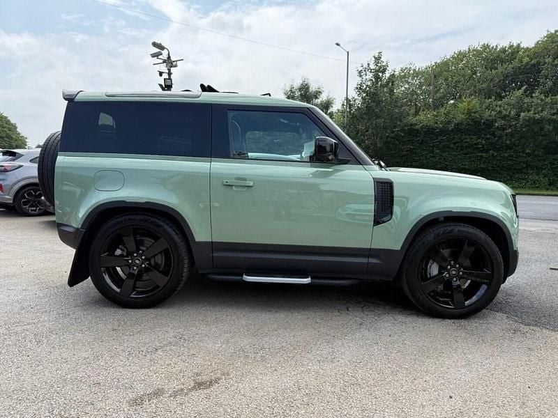 Used Land Rover Defender 75th Limited Edition 296 HP (217 kW) 2023 Green Estate