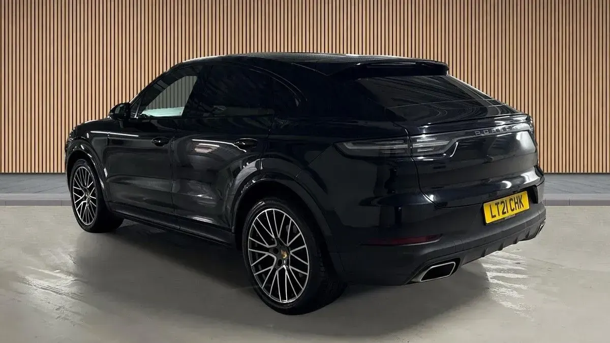 Used Porsche Cayenne 340 HP (250 kW) 2021 Jet black SUV