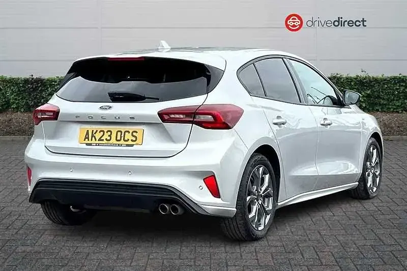 Used Ford Focus ST-Line 125 HP (91 kW) 2023 Silver Hatchback