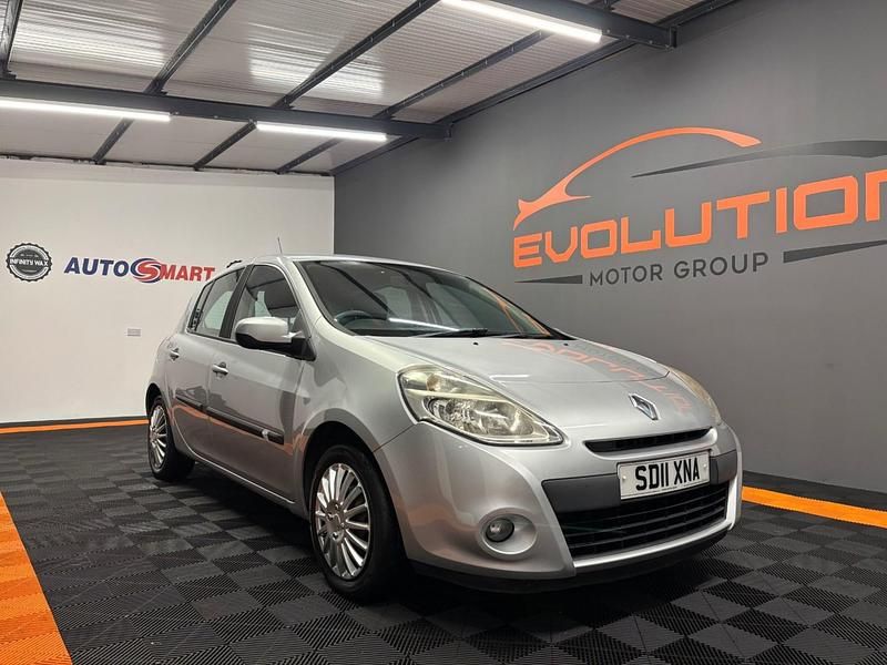 Used Renault Clio II Expression 2011 Silver Hatchback