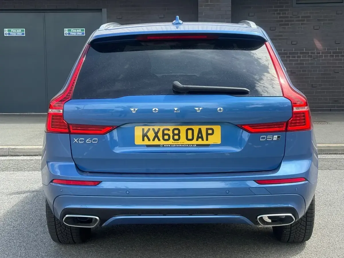 Used Volvo XC60 R-Design 2018 Blue SUV