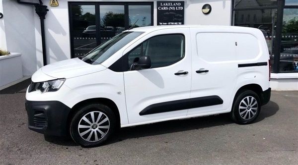 White Used 2020 Peugeot Partner MPV | £9,954 (Fair price) - Image 1/1