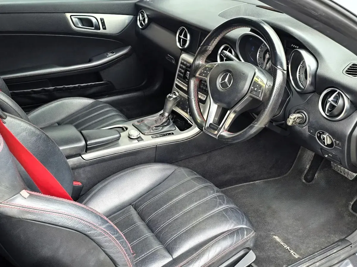 Used Mercedes SLK250 AMG 201 HP (147 kW) 2011 Silver Cabriolet