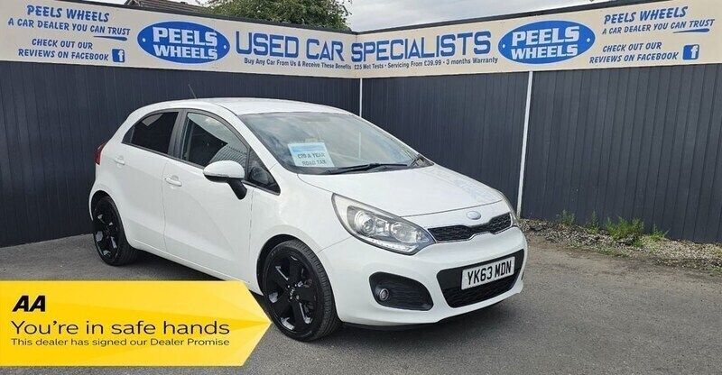 White Used 2013 Kia Rio 3 Hatchback | £3,275 (Fair price) - Image 1/4