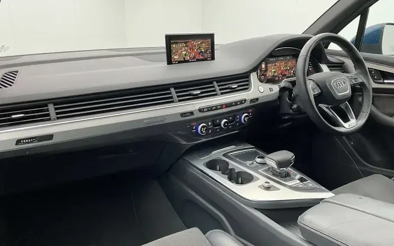 Used Audi Q7 S-Line 286 HP (210 kW) 2019 Blue SUV