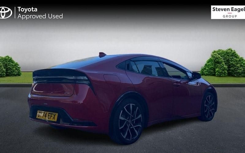 Used Toyota Prius 223 HP (164 kW) 2024 Red Hatchback