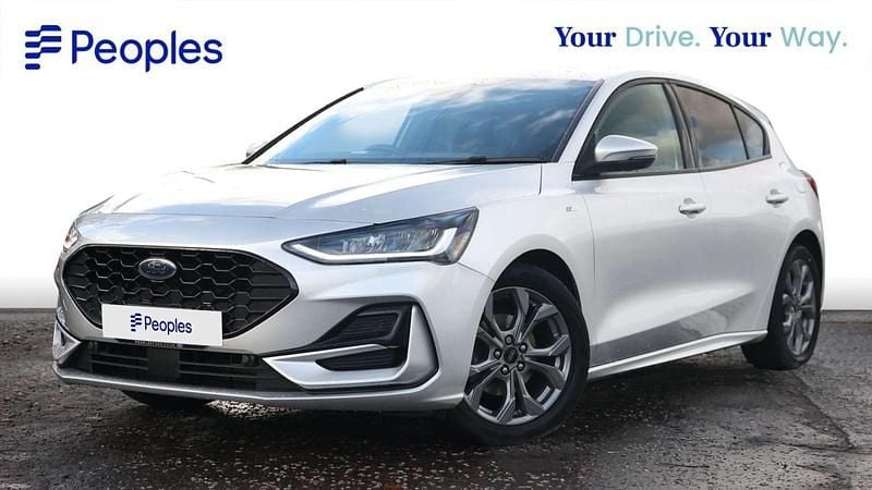 Used Ford Focus ST-Line 125 HP (91 kW) 2023 Silver Hatchback