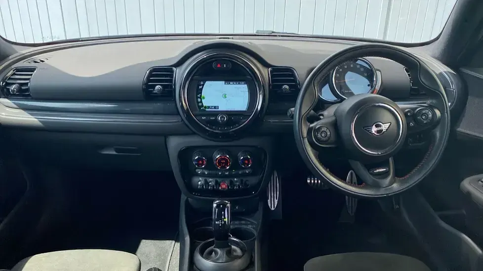 Used Mini Cooper Clubman Sport 136 HP (100 kW) 2019 White Estate