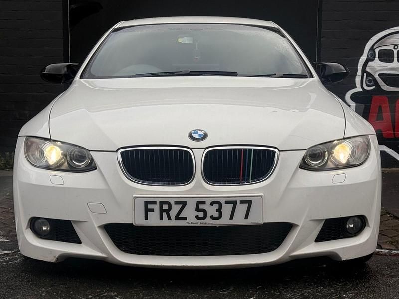 Begagnad BMW 320 M Sport 174 HK (127 kW) 2008 Vit Sportkupé