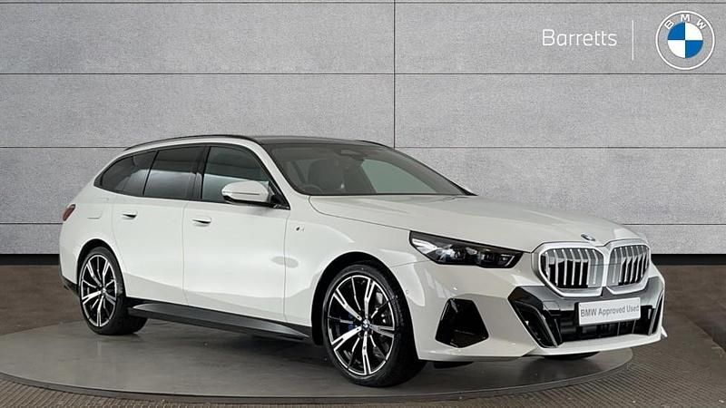 White New 2025 BMW 520 M Sport Estate | £43,990 (Good price) - Image 1/4