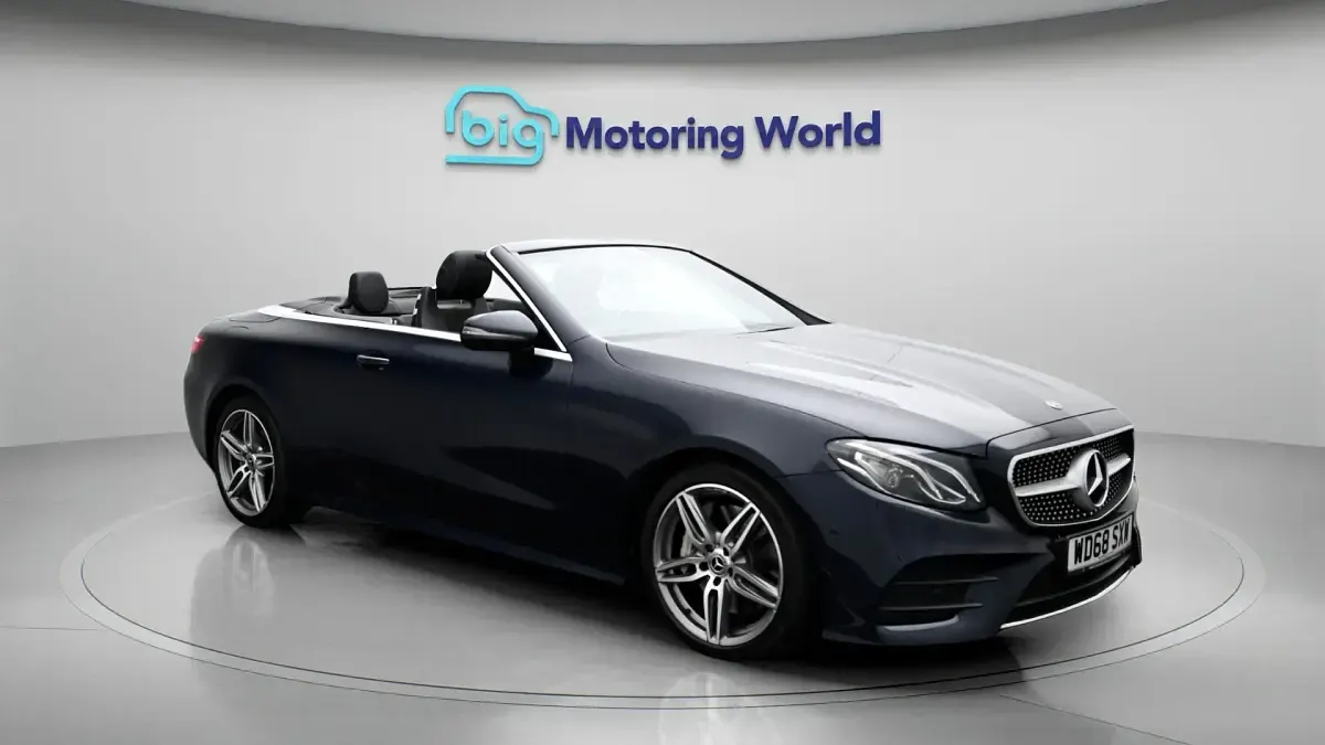 Usado Mercedes E300 AMG line 245 HP (180 kW) 2019 Cabrios
