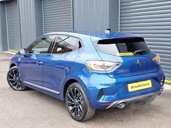New Renault Clio V Techno 143 HP (105 kW) 2025 Special metallic  iron blue Hatchback