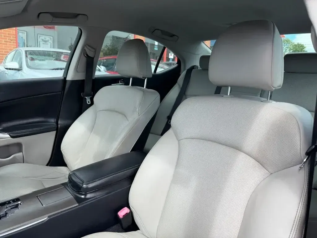 Used Lexus IS250 2009 White Sedan