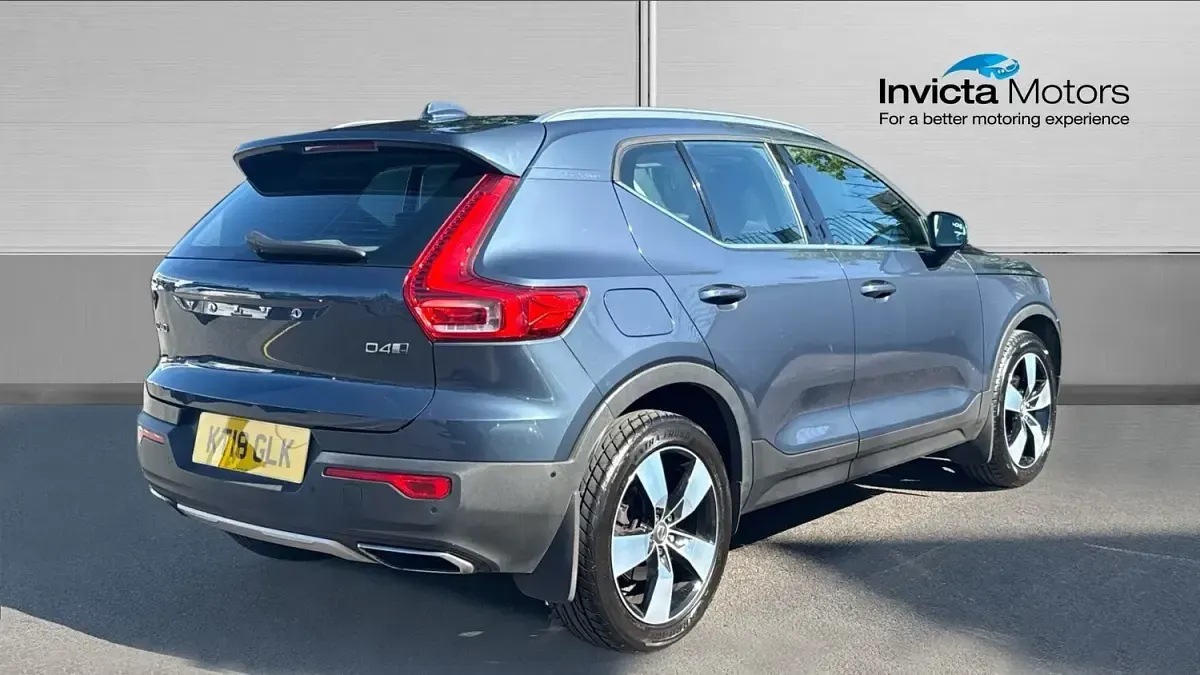 Used Volvo XC40 Inscription 190 HP (139 kW) 2018 Blue SUV