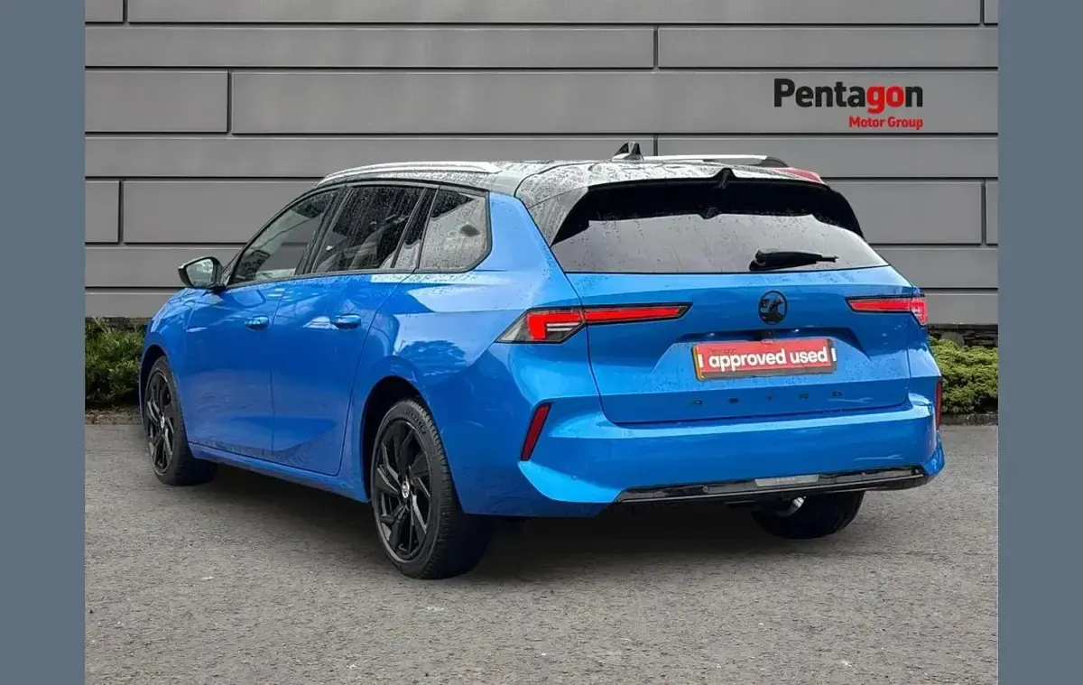 Used Vauxhall Astra 128 HP (94 kW) 2023 Blue Estate