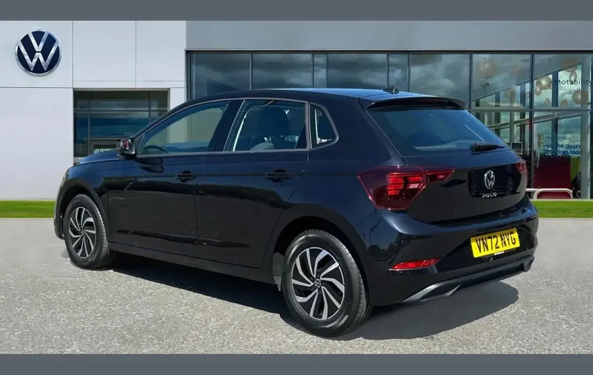 Usado VW Polo Life 95 CV (69 kW) 2023 Negro Utilitario